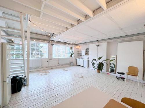 Unit 8E Stamford Works, Gillett Square, Dalston, London, N16
