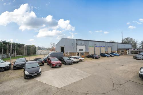 100 Colindeep Lane, Colindale, London, NW9