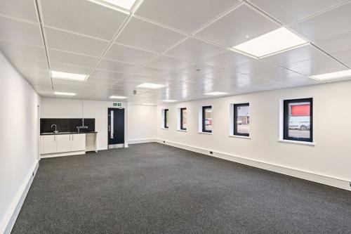 Units 3 & 4, Bracknell Business Centre, Downmill Road, Bracknell, RG12