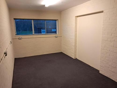 114-115 Liscombe, Birch Hill, Bracknell, RG12