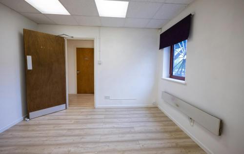Unit 11, Cwrt Y Parc, Parc Ty Glas, Llanishen, Cardiff, CF14