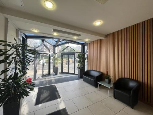 35 Perrymount Road, Haywards Heath, RH16