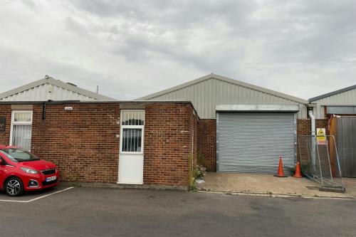 Unit A2, Riverside Way, Riverside Industrial Estate, Dartford, DA1