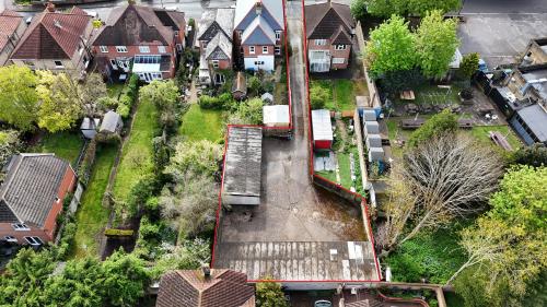 Garages, Roselands Gardens, Southampton, SO17