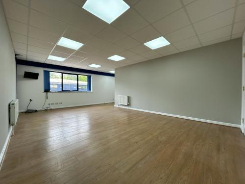 Unit 18 Star West, Westmead Industrial Estate, Swindon, SN5