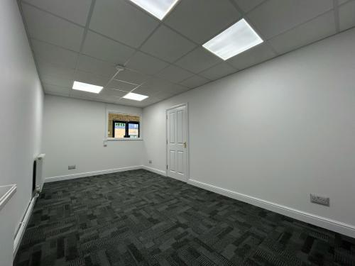 Unit 18 Star West, Westmead Industrial Estate, Swindon, SN5