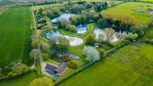 Foxholes Fisheries, Crick, NN6
