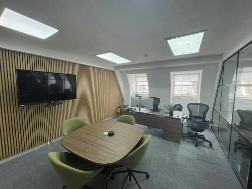 30 Ely Place, Farringdon, London, EC1N