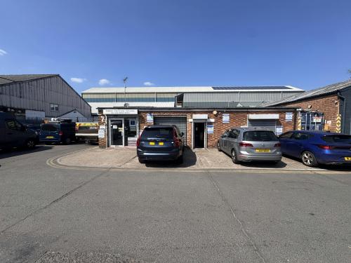 Unit 7, Waterside Trading Centre, Trumpers Way, Hanwell, London, W7