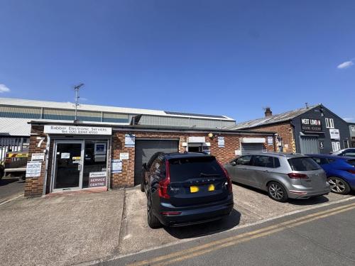 Unit 7, Waterside Trading Centre, Trumpers Way, Hanwell, London, W7
