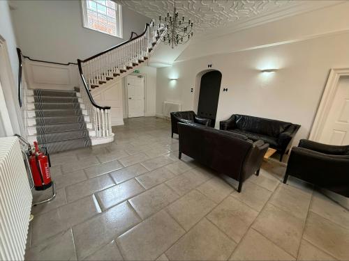 Romeland House, Romeland Hill, St. Albans, AL3