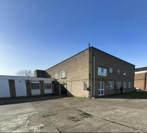 New Ford Business Centre, New Ford Road, Waltham Cross, EN8
