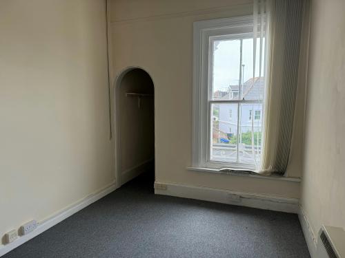 32 Teville Road, Worthing, BN11