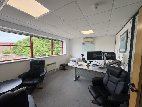Unit 17, Petersfield Business Park, Bedford Road, Petersfield, GU32