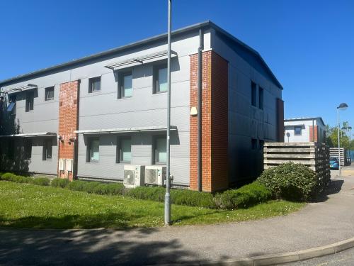 Unit 17, Oakhurst Business Park, Wilberforce Way, Southwater, RH13