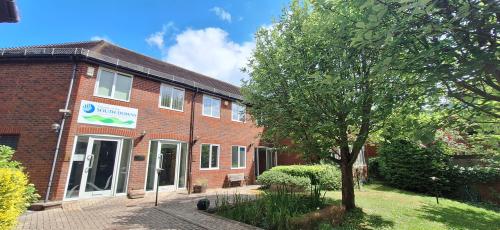5 Swan Court, Pulborough, RH20