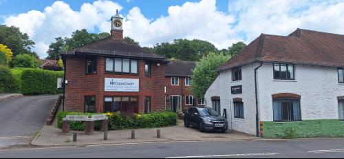 5 Swan Court, Pulborough, RH20