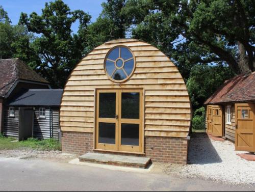 Nissen Hut, Floodgates Farm, Castle Lane, West Grinstead, RH13