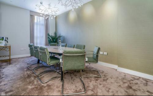 118 Picacilly, Mayfair, London, W1J