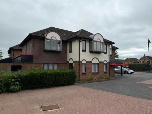 14-16 Mulfords Hill, Tadley, RG26