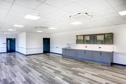 Unit B1, Parkway, Cranford Lane, Heston, TW5