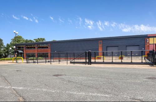 Unit B1, Parkway, Cranford Lane, Heston, TW5