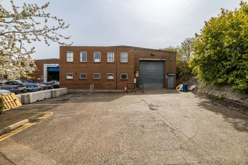 Unit 8, Walter Lawrence Trading Estate, Dunstable, LU6