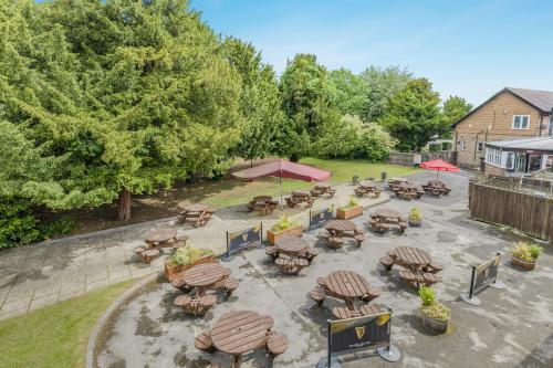 The Darrington, Darrington, Old Great North Road, Pontefract, WF8