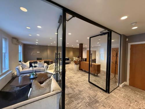 102 Belsize Lane, Belsize Park, London, NW3