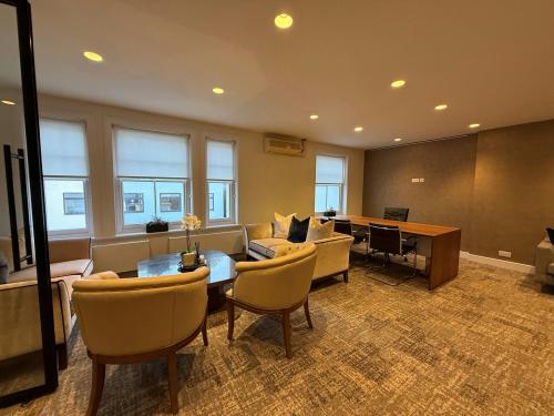 102 Belsize Lane, Belsize Park, London, NW3