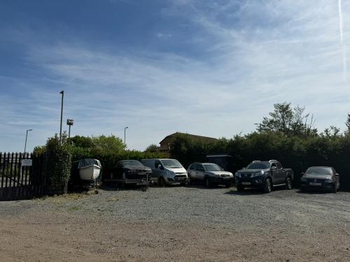 Tye View Yard, Cranfield Park Road, Wickford, SS12