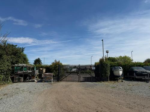 Tye View Yard, Cranfield Park Road, Wickford, SS12