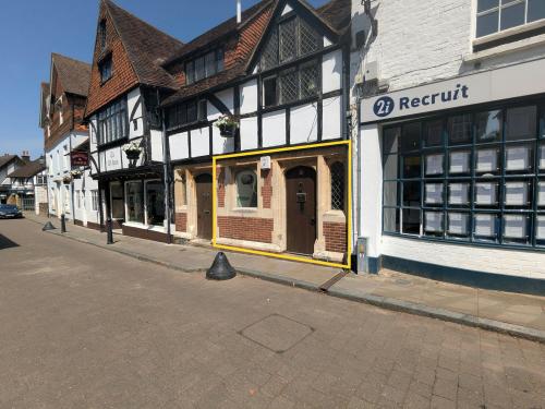 16 Church Street, Godalming, GU7