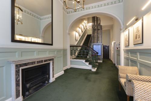 43 Portland Place, Marylebone, London, W1B