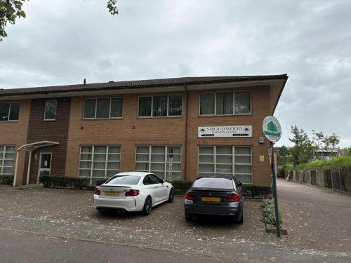 1, Stroud Business Centre, Park Street, St Albans, AL2