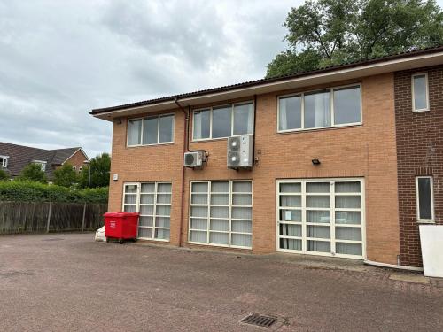 1, Stroud Business Centre, Park Street, St Albans, AL2