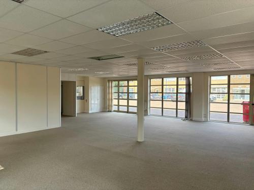1, Stroud Business Centre, Park Street, St Albans, AL2