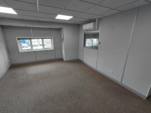 Unit 18, Harmill Industrial Estate, Grovebury Road, Leighton Buzzard, LU7