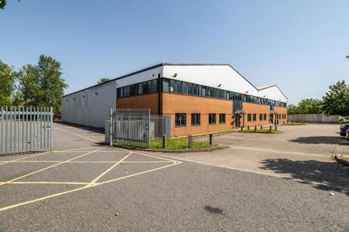 Unit B Laporte Way, Luton, LU4