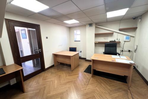 Units 13-19 Thurrock Commercial Centre, Purfleet Industrial Park, Kerry Avenue, Purfleet-on-Thames, RM15