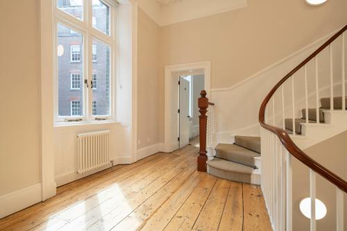 12a Charterhouse Square, Farringdon, London, EC1M
