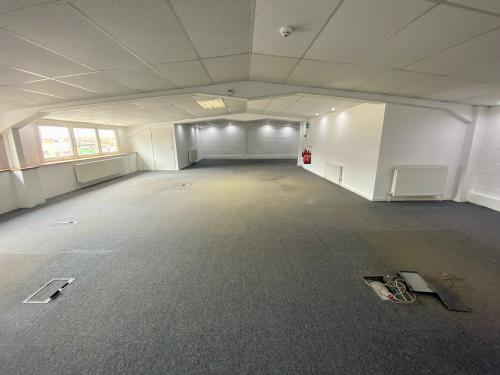 Unit 8, Thames Industrial Estate, High Street South, Dunstable, LU6