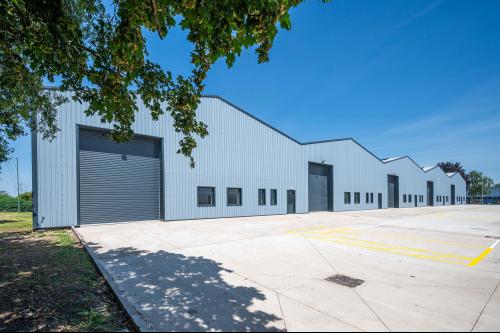 Unit 3, Bicester Road Industrial Estate, Faraday Road, Aylesbury, HP19
