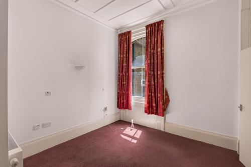 14 Eaton Gardens, Hove, BN3