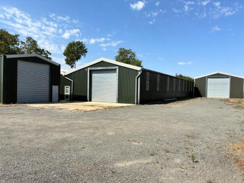 Chipping Warden Barns, Manor Farm Business Park, Appletree Road, Chipping Warden, Banbury, OX17