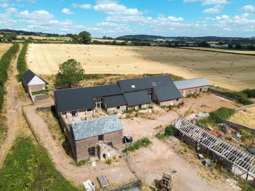Lower Monkton Barns, Lower Monkton Farm, St. Weonards, Hereford, HR2