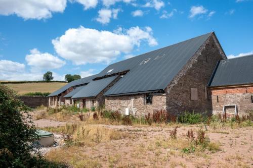 Lower Monkton Barns, Lower Monkton Farm, St. Weonards, Hereford, HR2