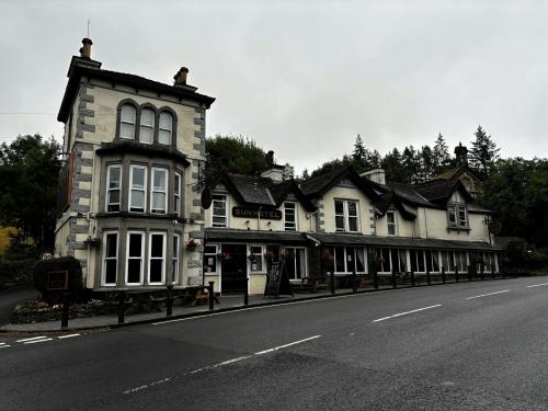 Troutbeck Bridge, The Sun Hotel, Windermere, LA23