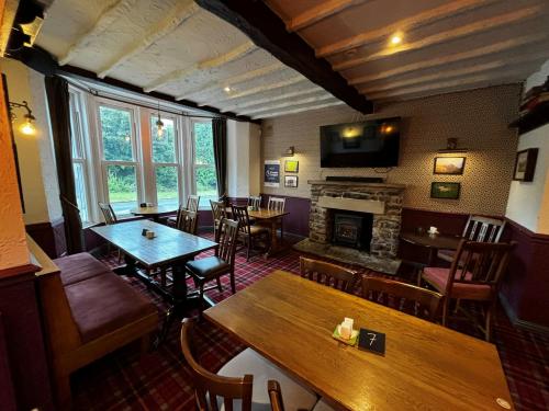 Troutbeck Bridge, The Sun Hotel, Windermere, LA23