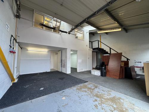 Unit 857, Plymouth Road Industrial Estate, Slough, SL1